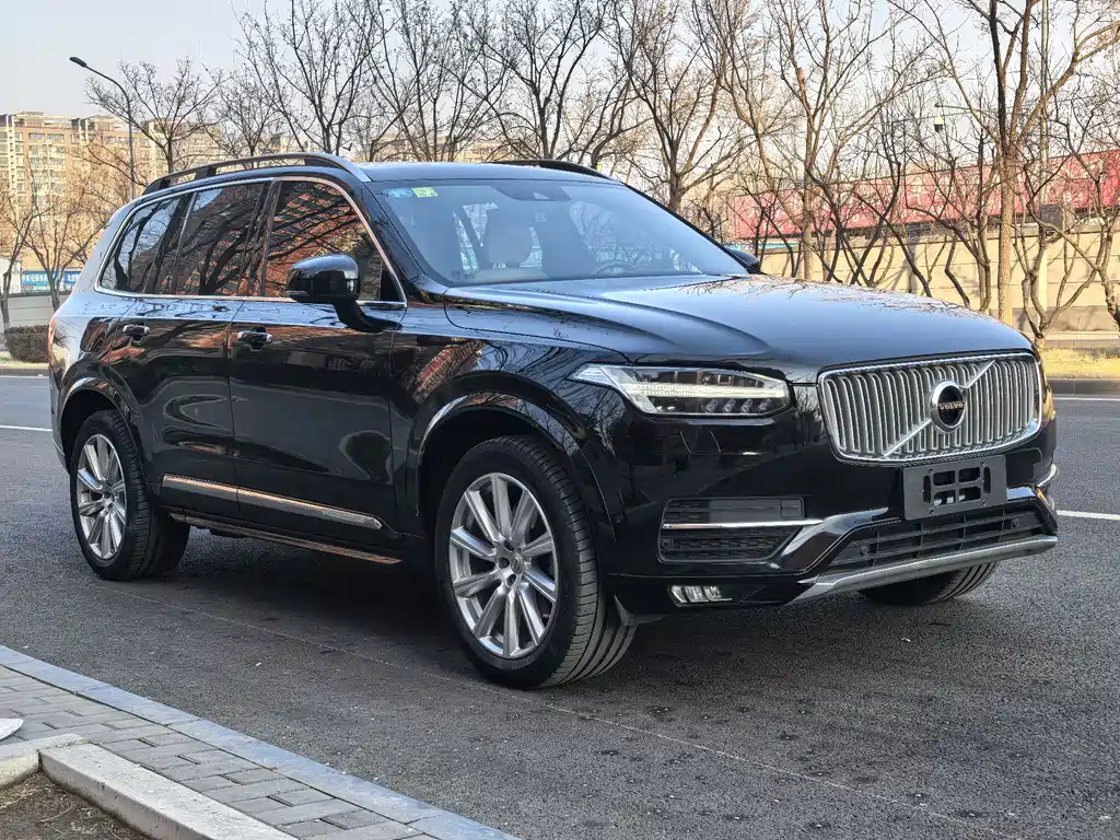 Volvo XC90 2015 T6 7 мест