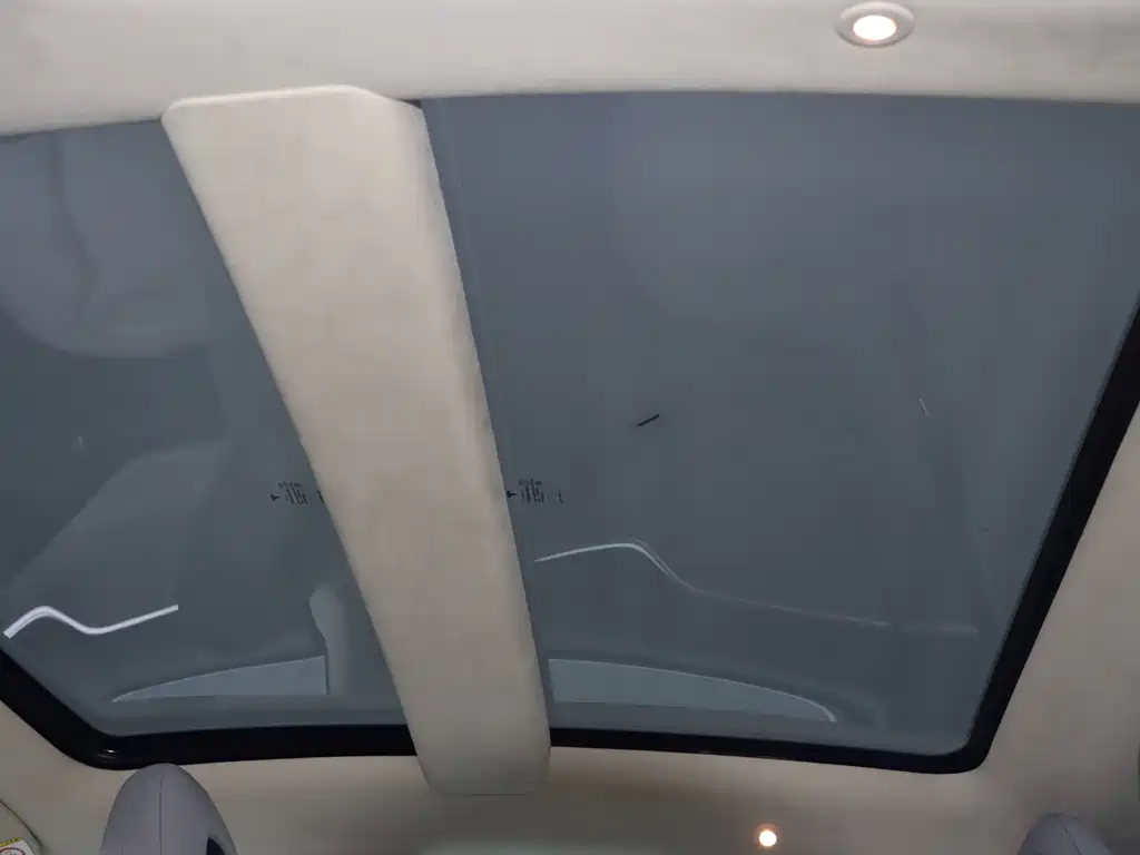 Tesla Model S — миниатюра 14