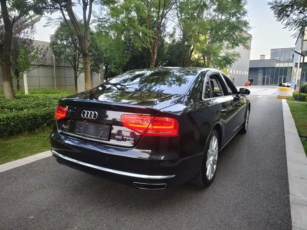 Audi A8 — миниатюра 12