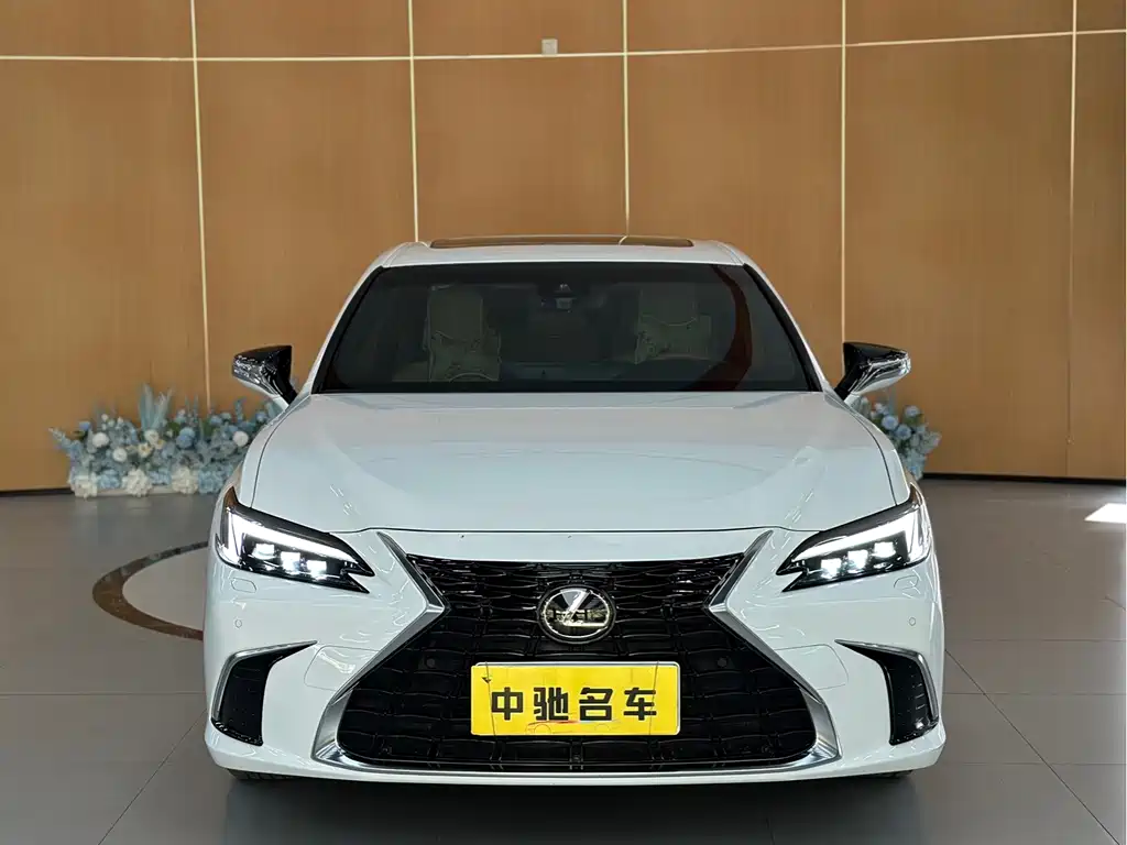Lexus ES — миниатюра 2