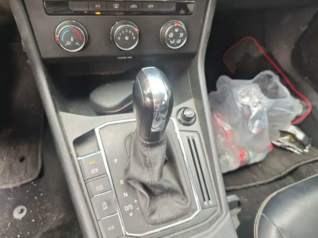 Volkswagen Lavida — миниатюра 10