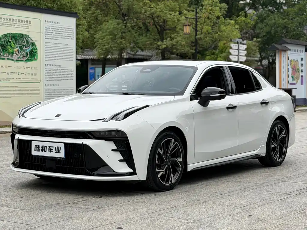 2024 Lynk & Co 03 - zdjęcie 1 z 32