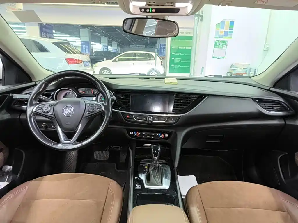 Buick Regal — миниатюра 10