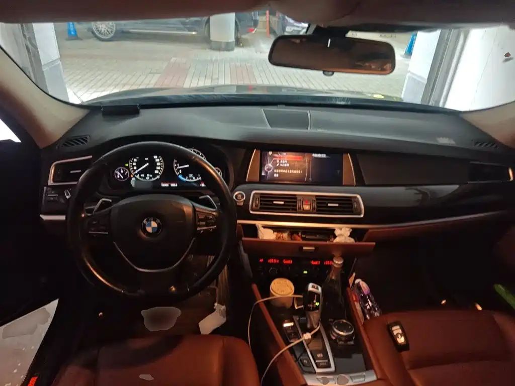 BMW 5 Series GT — миниатюра 6