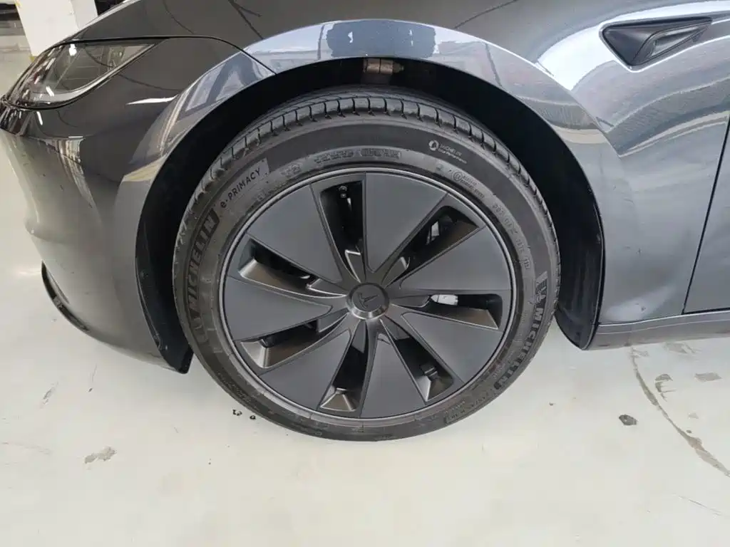 Tesla Model 3 — миниатюра 23