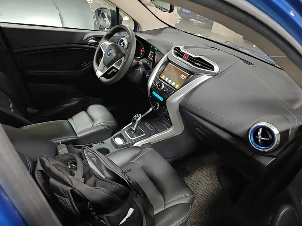 BYD Yuan EV — миниатюра 25