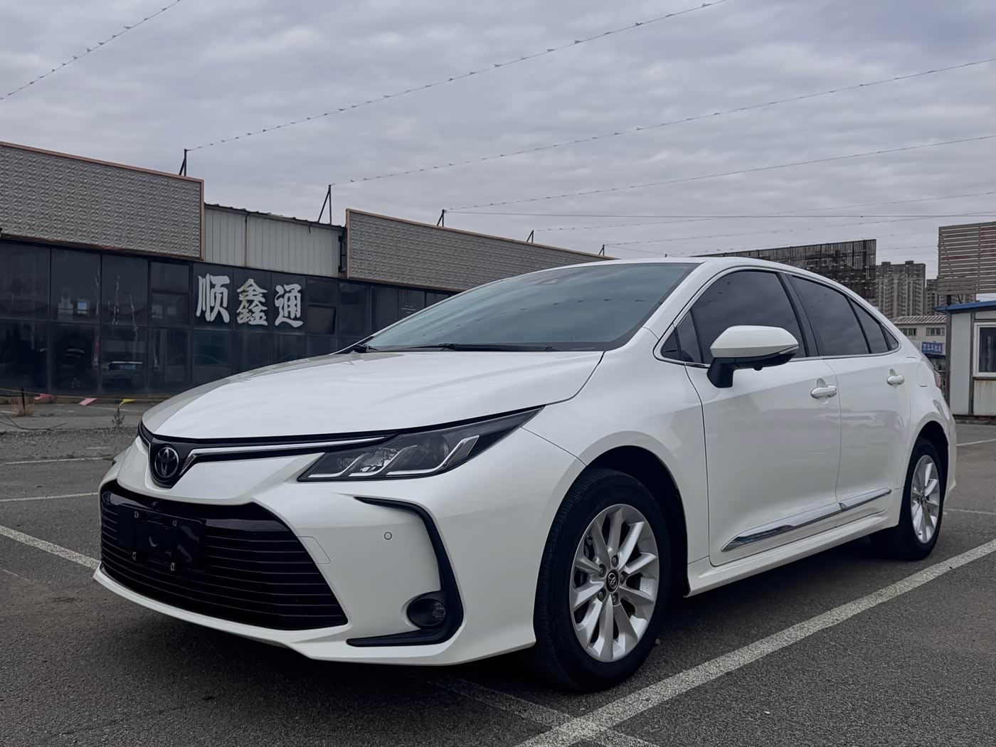 Toyota Corolla 1.2 л 2022 г. Белый, пробег 39000 км