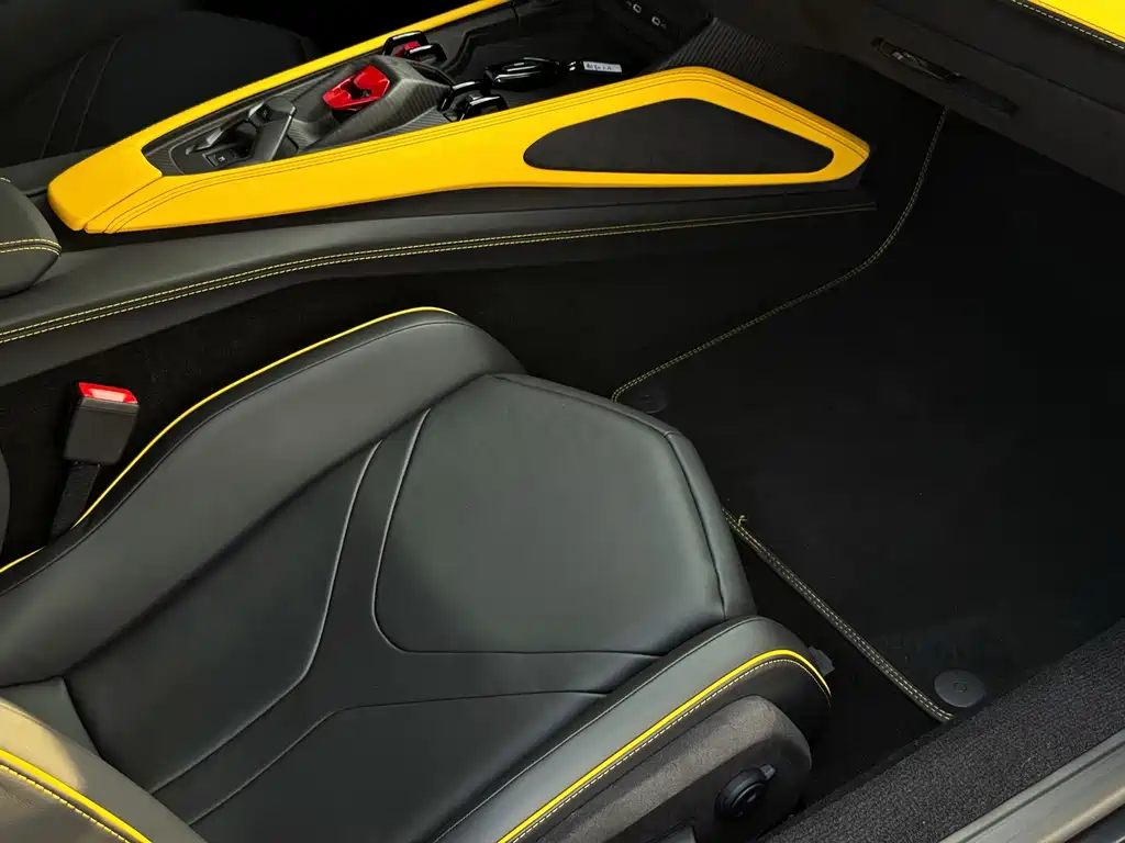 Lamborghini Revuelto — миниатюра 16
