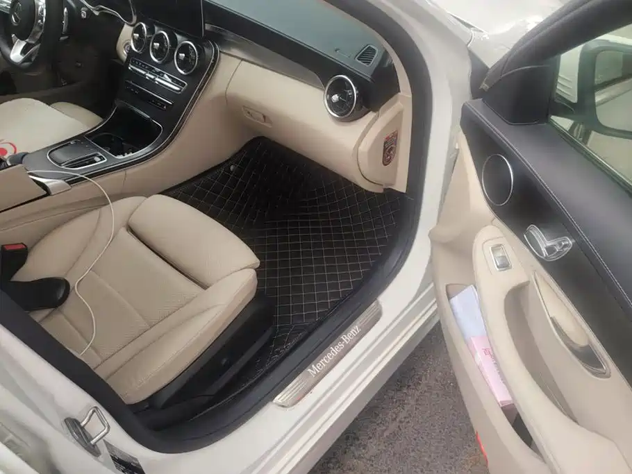 Mercedes-Benz C-Class — миниатюра 8