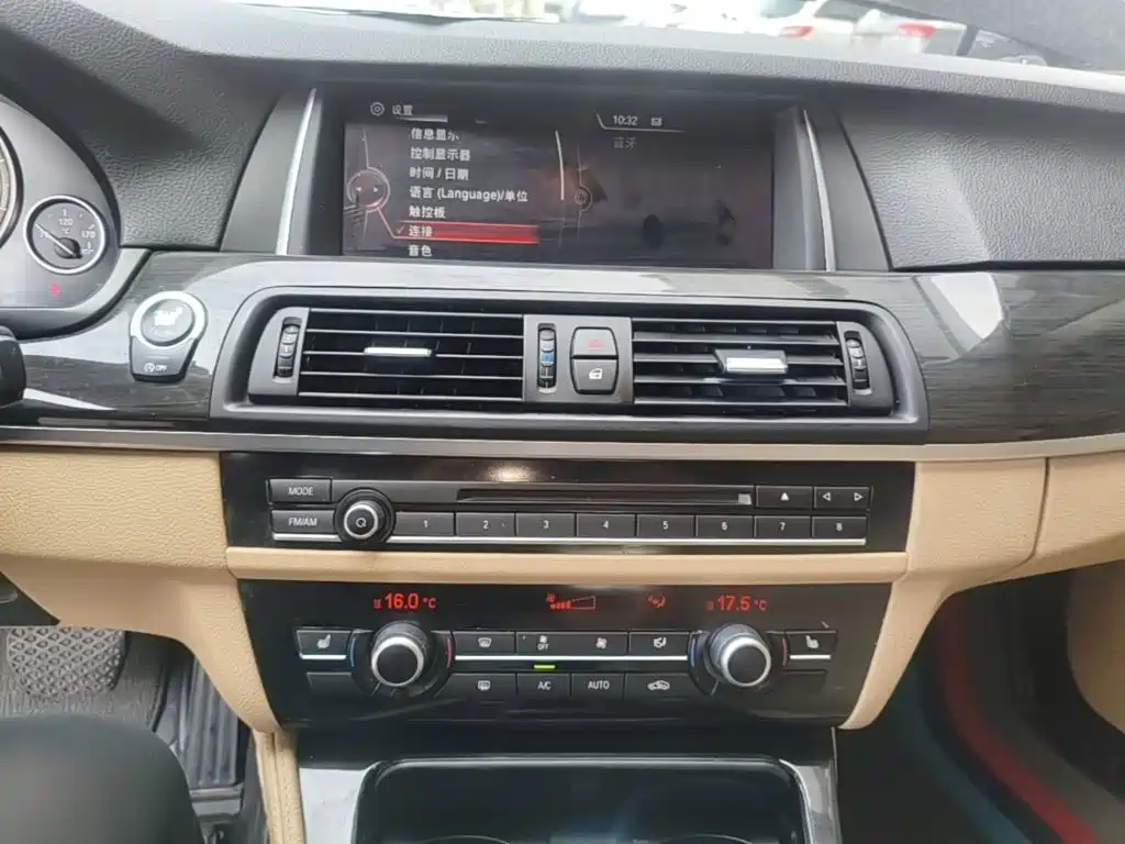 BMW 5 Series — миниатюра 13