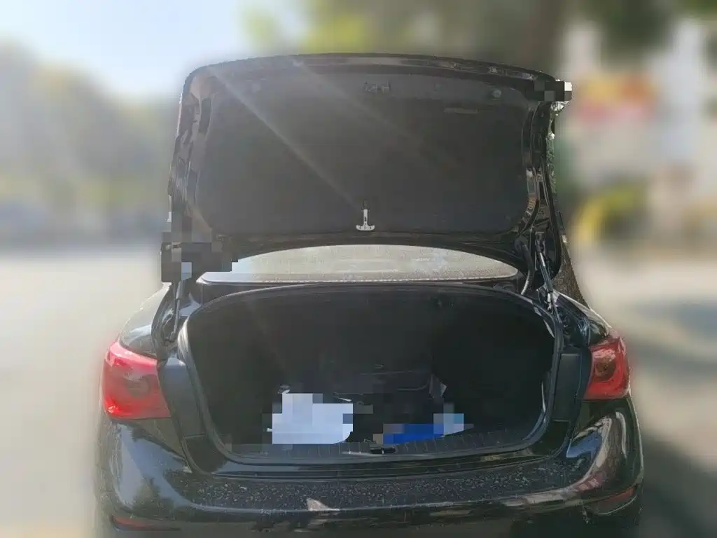 Infiniti Q50L 2016 2.0T Comfort