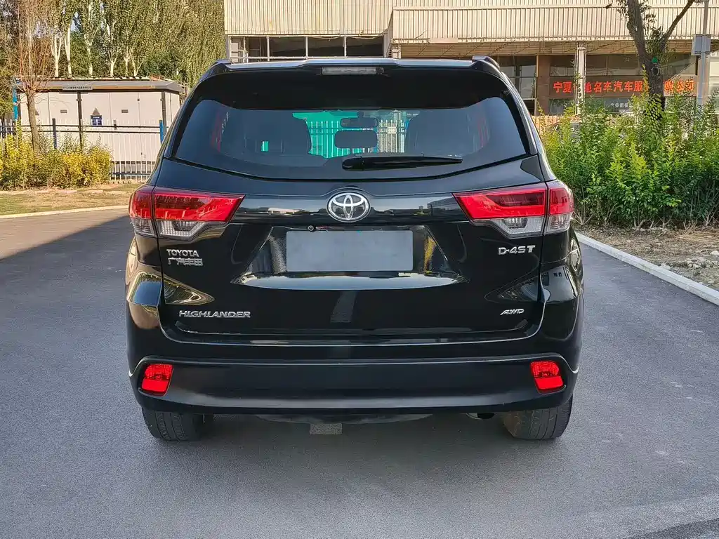 TOYOTA HIGHLANDER