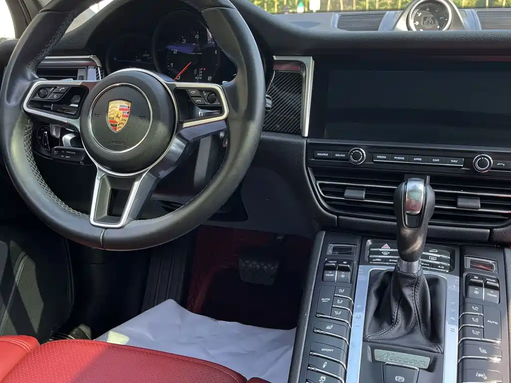 Porsche Macan — миниатюра 18