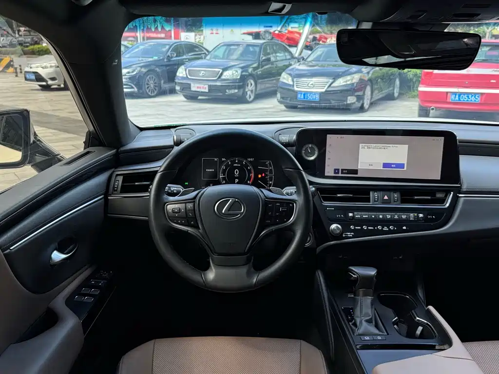 Lexus ES — миниатюра 17