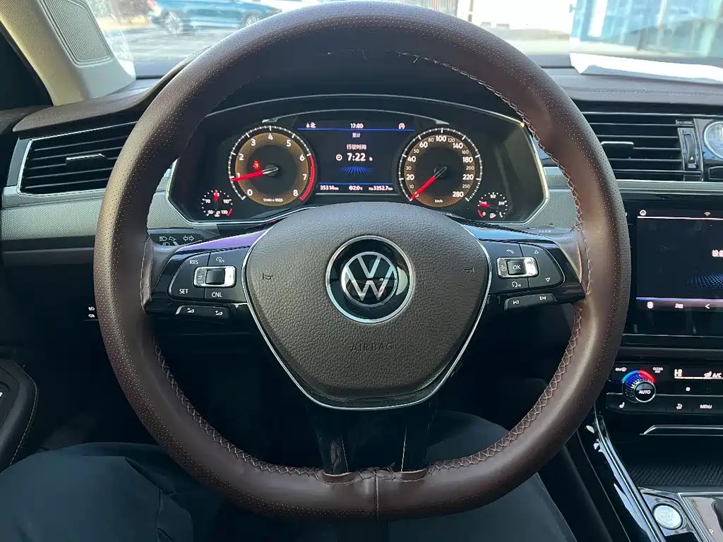VOLKSWAGEN HUIANG