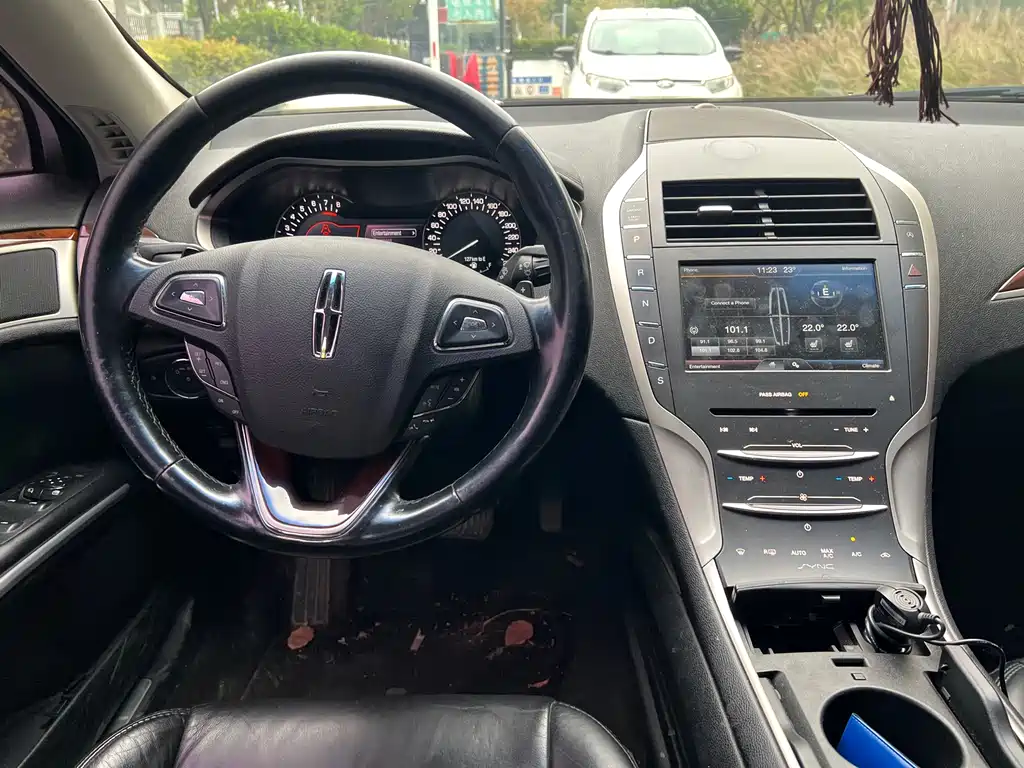 Lincoln MKZ — миниатюра 10