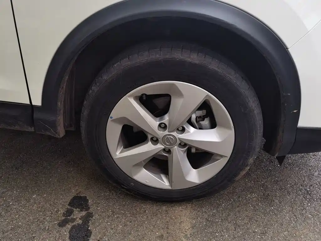 Nissan Qashqai — миниатюра 9