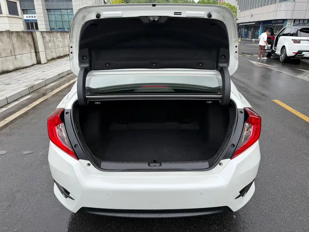 Honda Civic — миниатюра 8