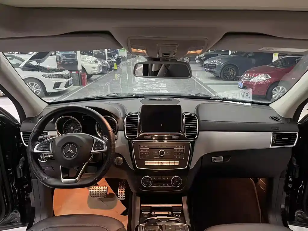 Mercedes-Benz GLE (Import) — миниатюра 8