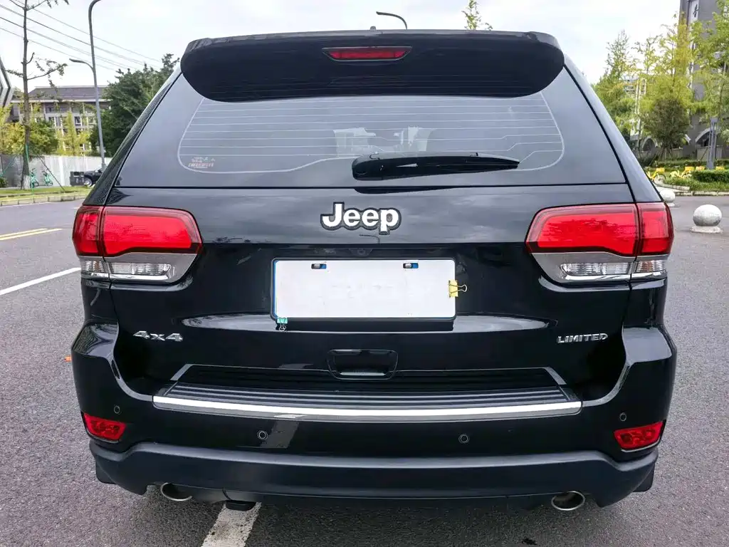 Jeep Grand Cherokee (Import) — миниатюра 4