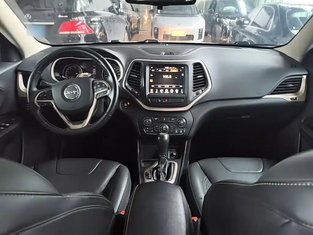 Jeep Cherokee — миниатюра 10