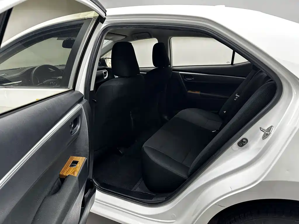 Toyota Corolla — миниатюра 10