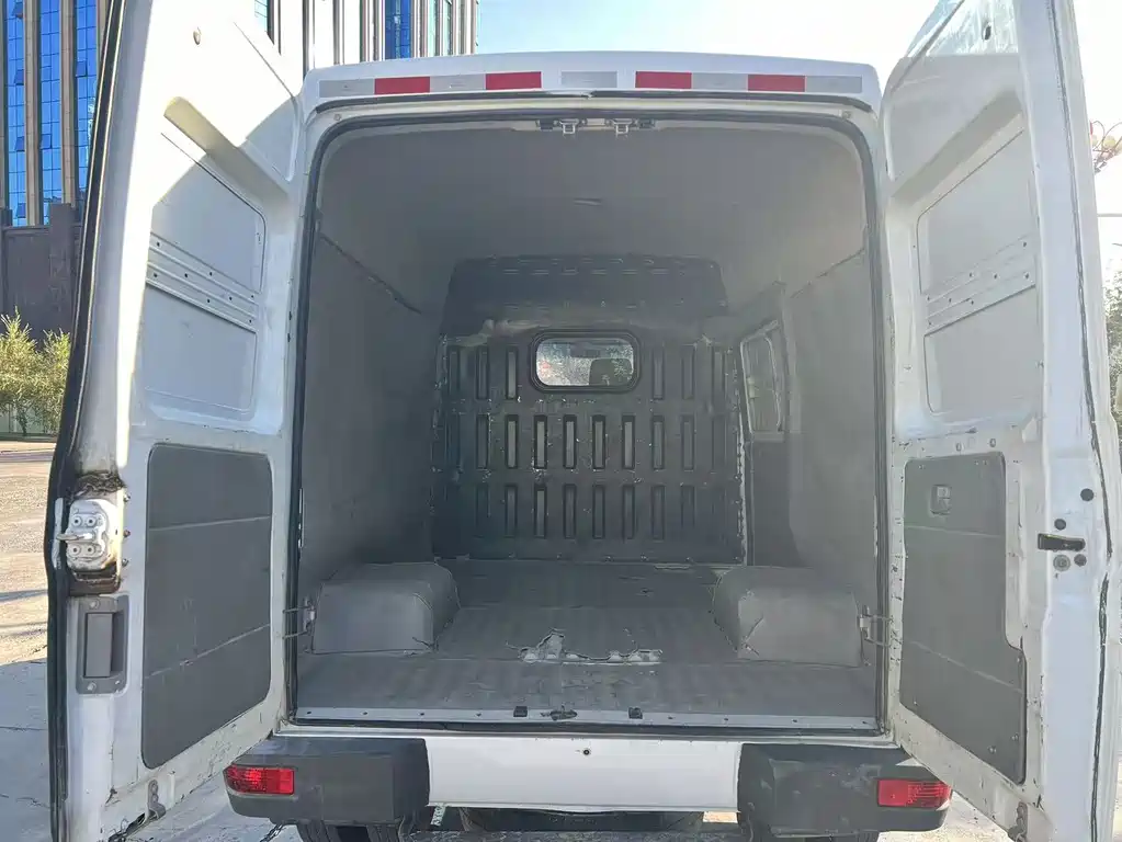 IVECO Daily — миниатюра 10
