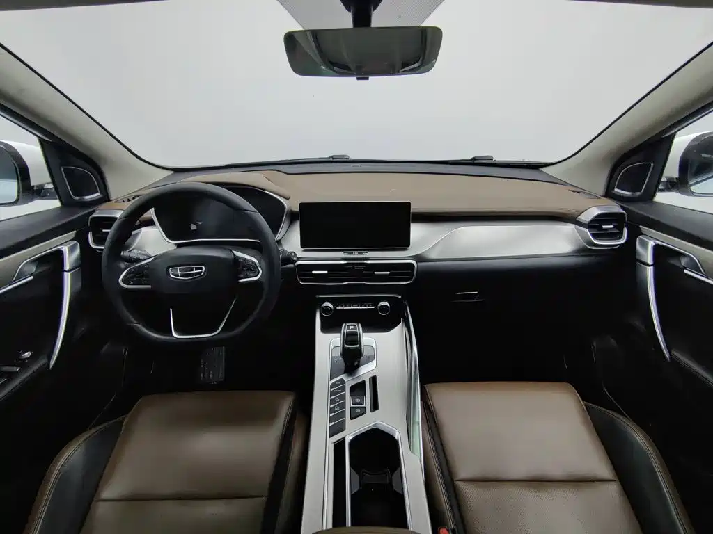Geely Binyue — миниатюра 5