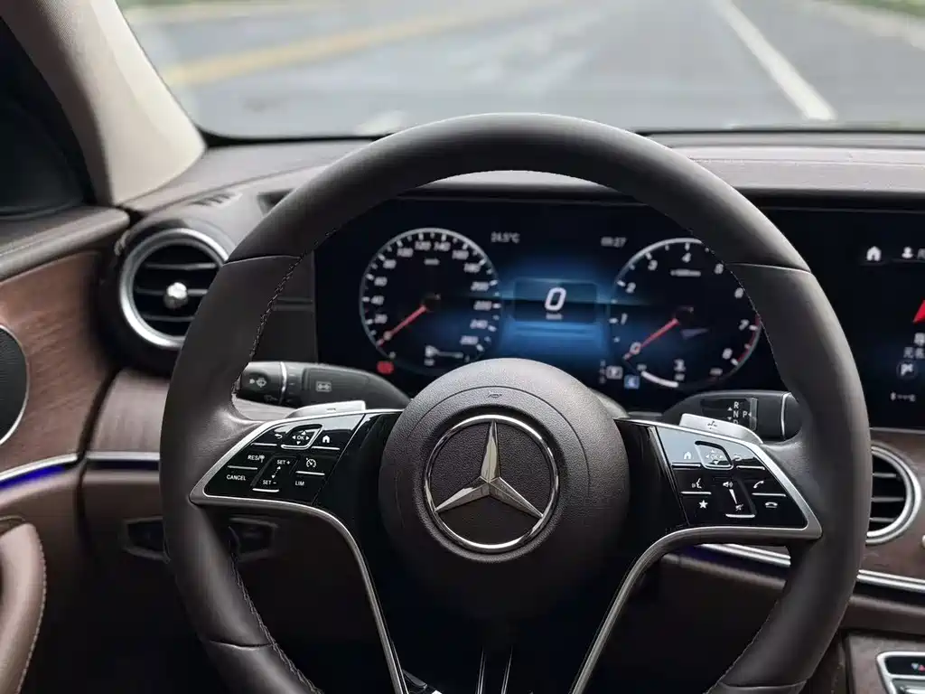 Mercedes-Benz E-Class 2023 — фото 37