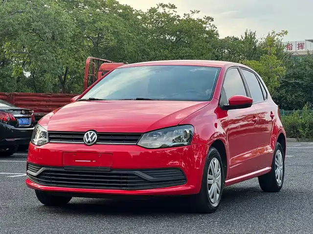VOLKSWAGEN POLO 2016