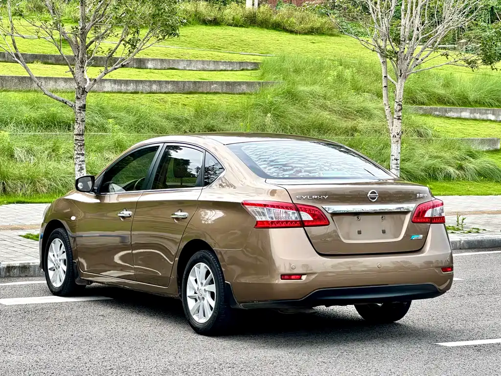 Nissan Sylphy 2014 1.6XV CVT Premium