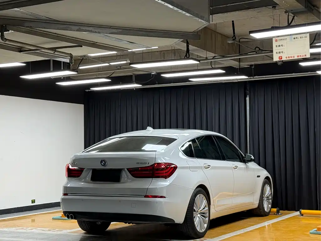 BMW 5 Series GT 528i Luxury Type, фото 16