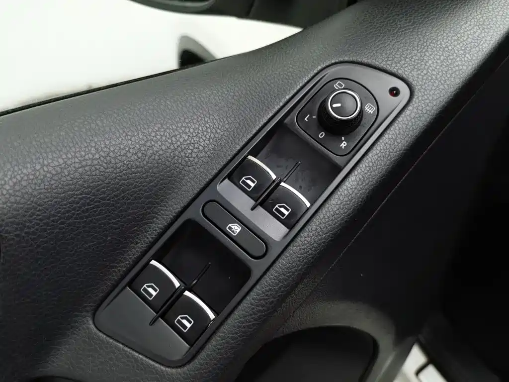 Volkswagen Tiguan — миниатюра 9