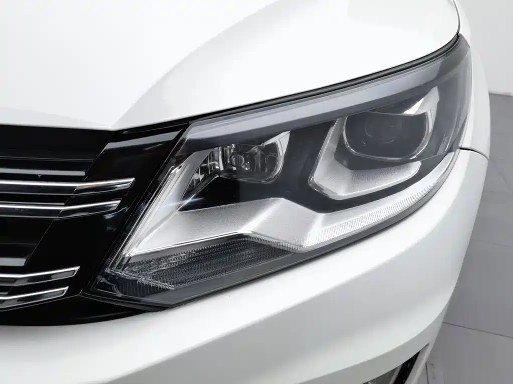 Volkswagen Tiguan — миниатюра 7