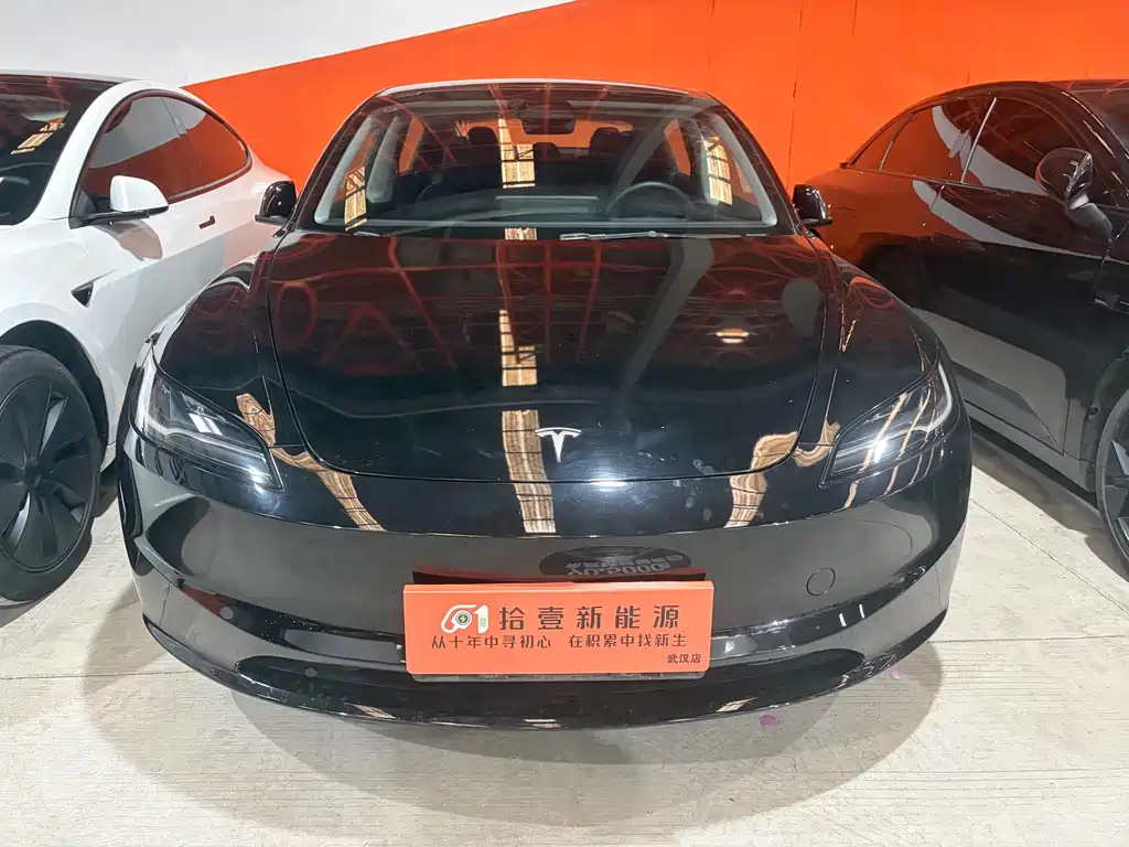 Tesla Model 3 — миниатюра 2