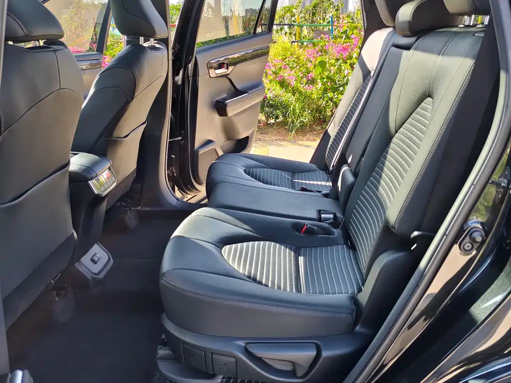 Toyota Crown Kluger 2023 2.5L HEV Luxury