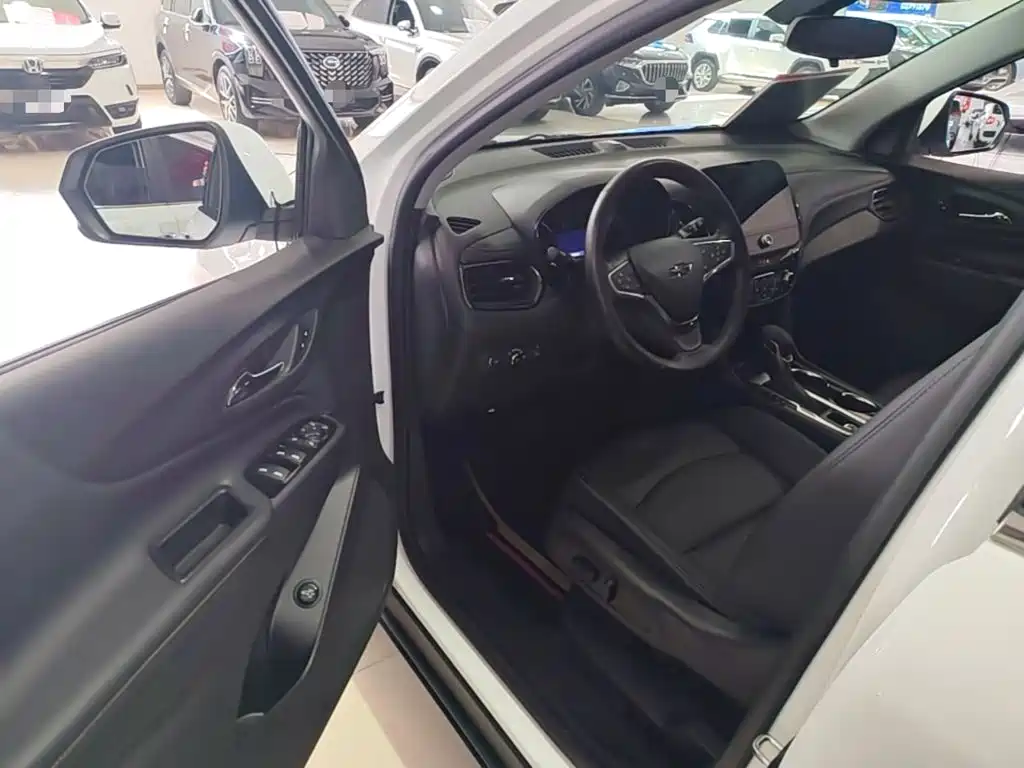 Chevrolet Equinox — миниатюра 16