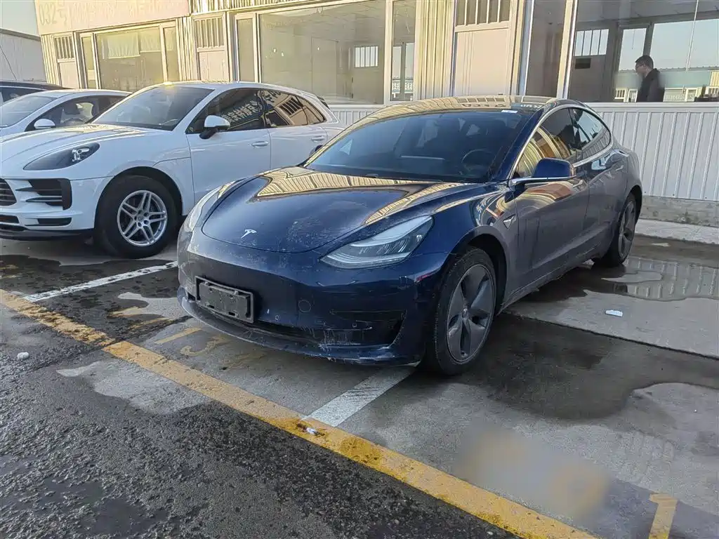 Tesla Model 3 2020