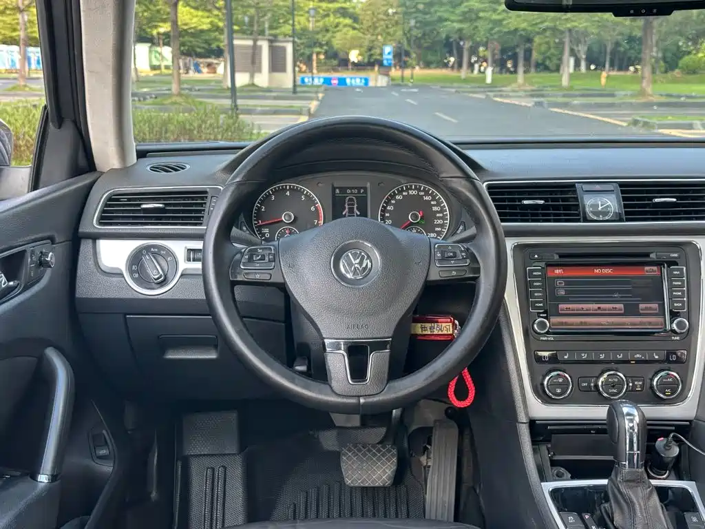 Volkswagen Passat — миниатюра 8