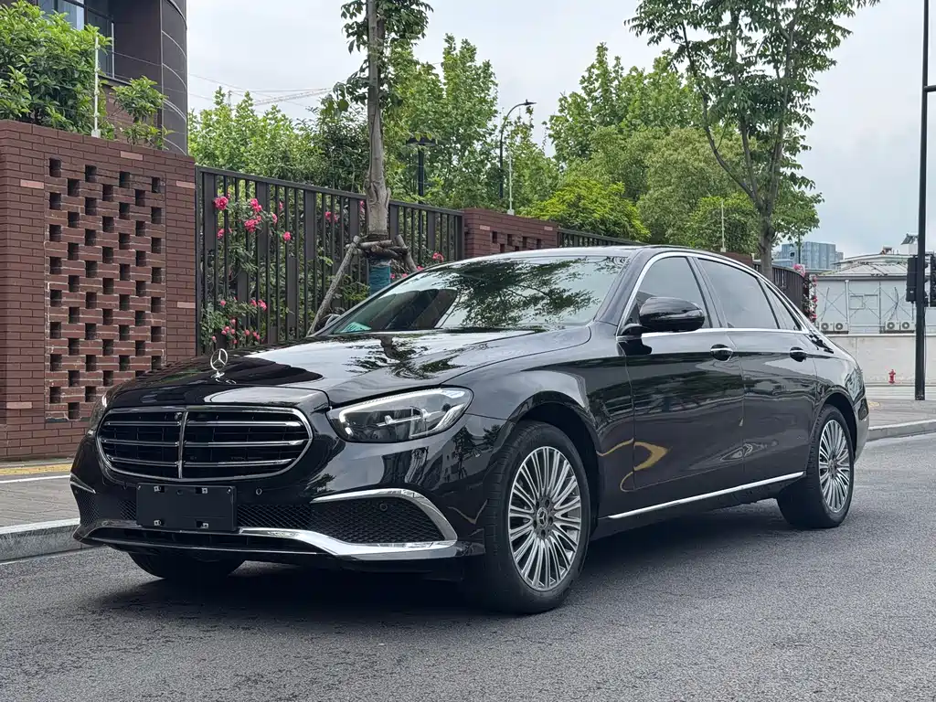 Mercedes-Benz E-Class 2023