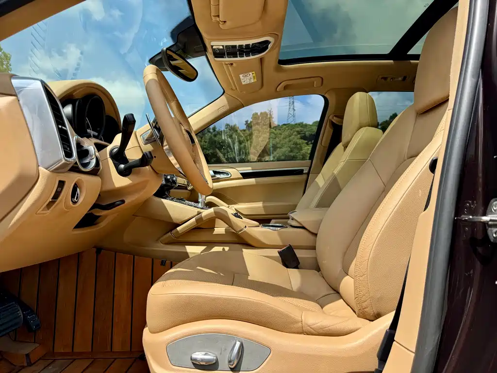 Porsche Cayenne — миниатюра 13