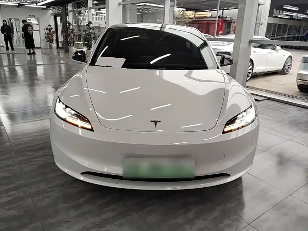 Tesla Model 3 2023 — фото 2
