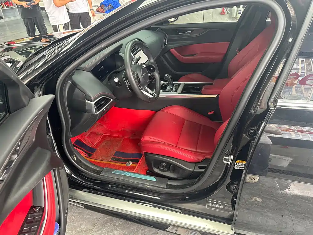 Jaguar XEL — миниатюра 4