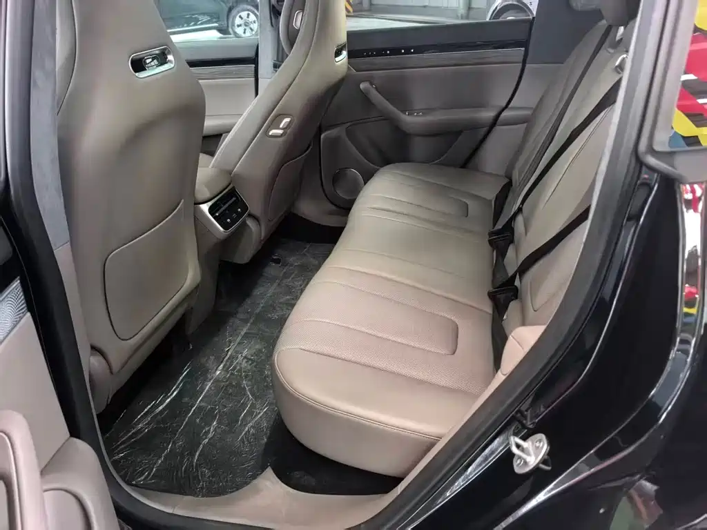 AITO WISDOM WORLD R7