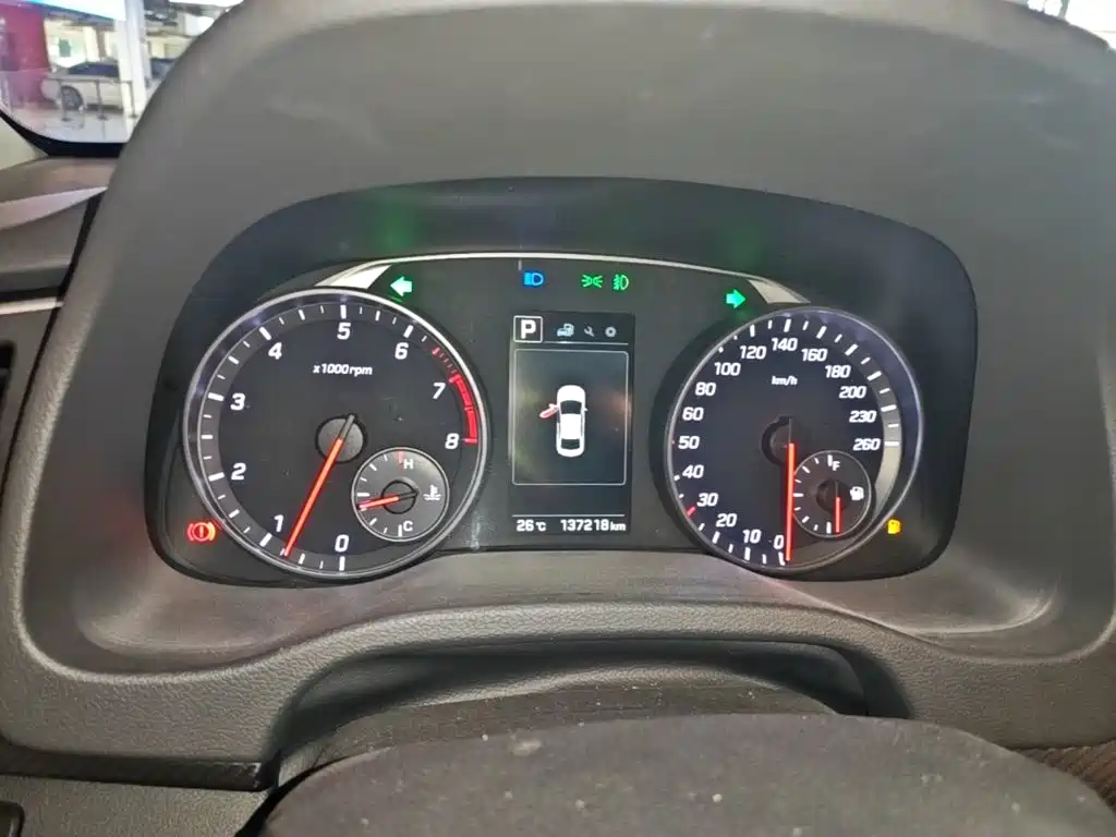 Hyundai Elantra — миниатюра 12