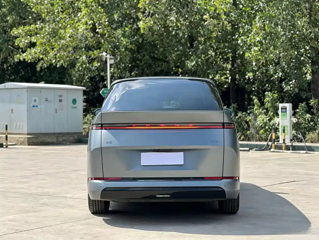 XPeng X9 — миниатюра 11