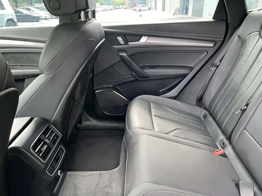 Audi Q5L — миниатюра 14