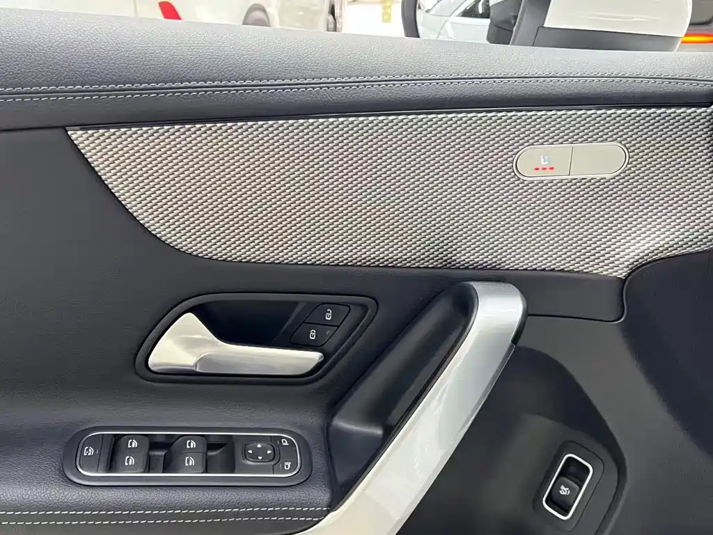 Mercedes-Benz A-Class — миниатюра 14