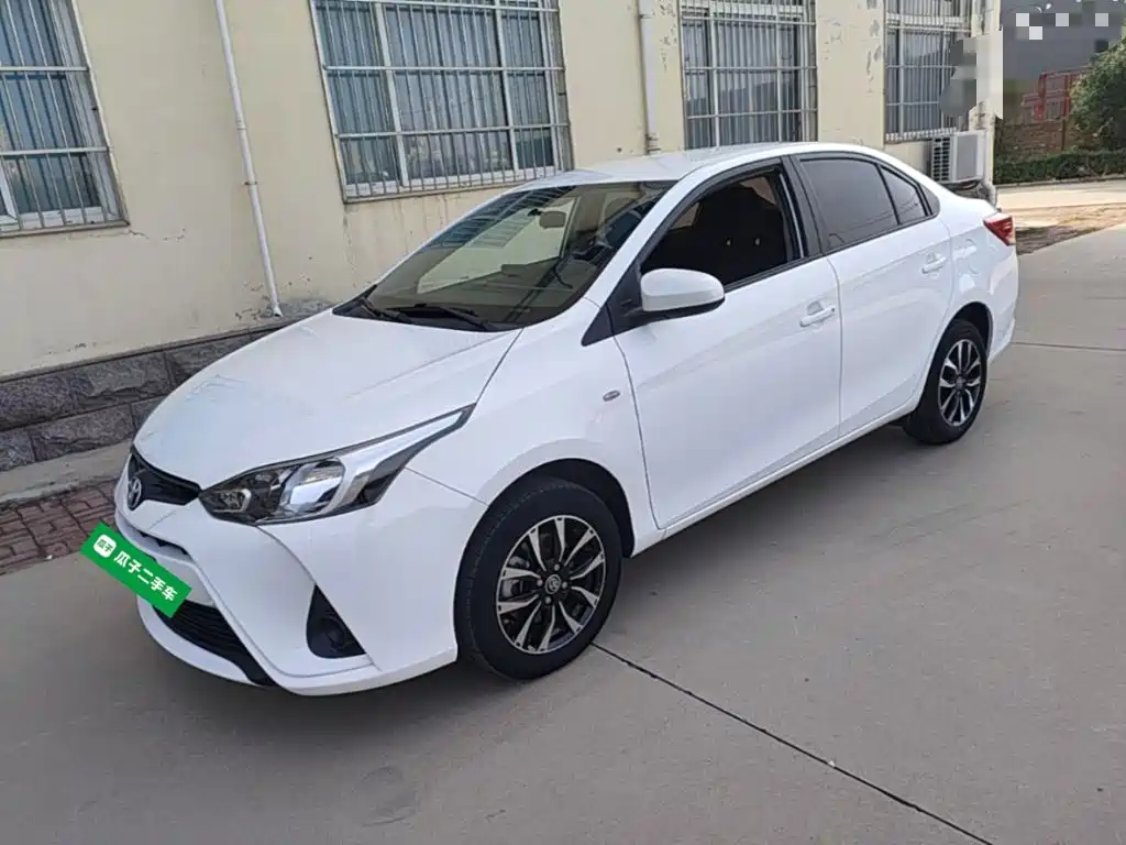 Toyota Yaris L — миниатюра 2