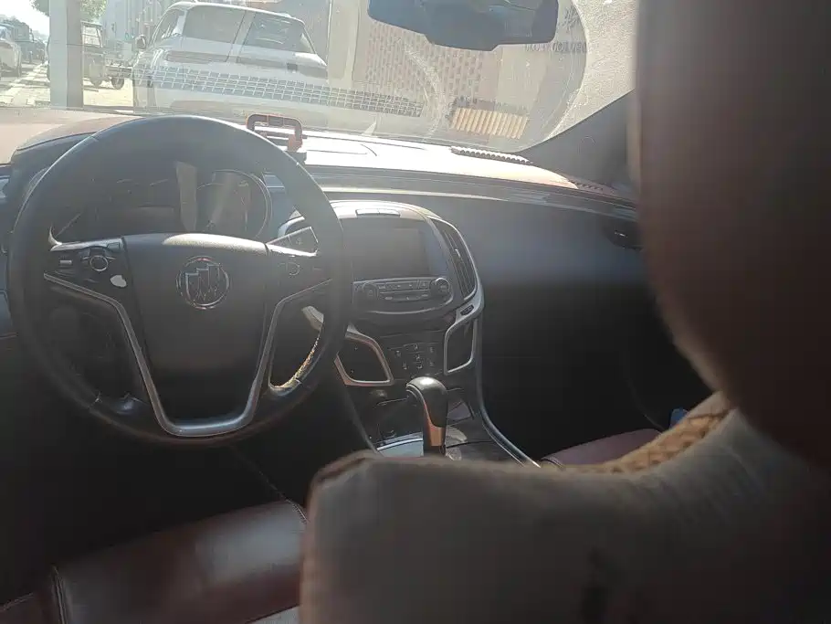 Buick LaCrosse — миниатюра 9